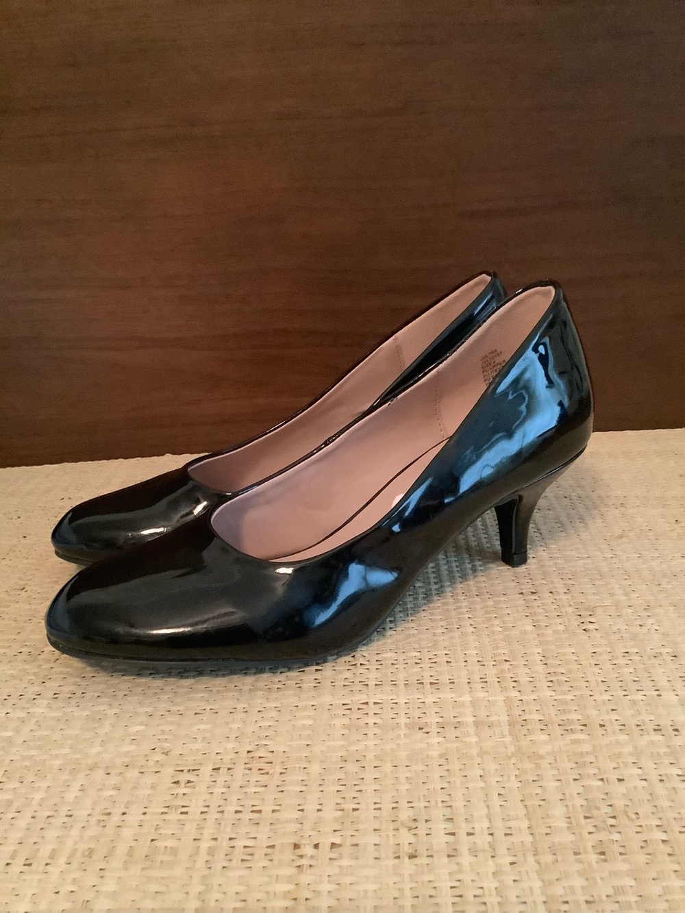 Madden Girl Black Patent Kitten Heel Pumps size 4